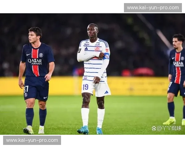 巴黎圣日耳曼2-1逆转斯特拉斯堡，恩里克坦言法甲竞争激烈